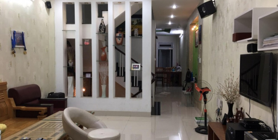 Bán nhà 2 lầu 1 trệt, 1 tum hẻm 8m đường Lê Lợi, TP Vũng Tàu