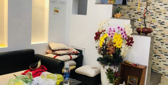 Bán nhà hẻm ô tô, đường Lê Hồng Phong