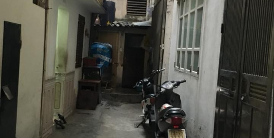 Bán nhà phố cổ Hàng Than giá 2.5 tỷ, 41m2, MT 3,8m. hg Nam