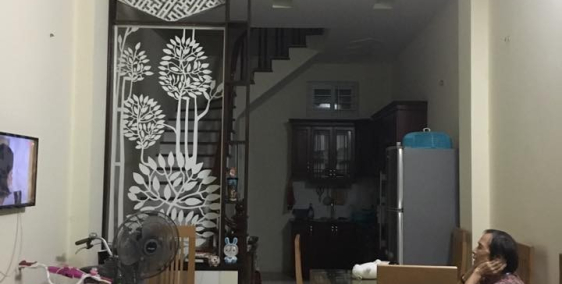 Bán gấp nhà mặt ngõ phố Quán Thánh 5 tỷ, DT 35mx5T, ngõ gần