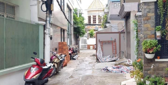 Bán nhà HXH, Trường Sa, DTSD 120m2,chỉ 4.15 tỷ TL.