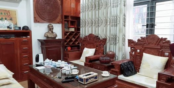 Tôi Bán nhà Xuân Thủy, kinh doanh tốt, cách phố 26m, 36,6m, 5 tầng.