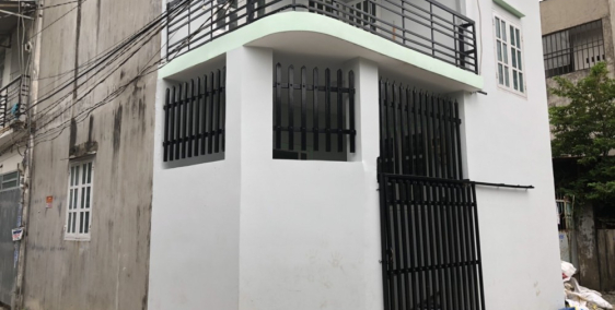 Bán nhà dĩ an, nhà 1 lầu 1 trệt góc 2 mặt tiền, giá rẻ