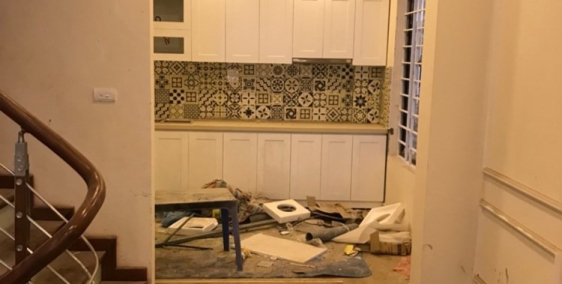 Bán nhà ngõ Sân Quần, Khâm Thiên giá 2.8 tỷ, 30m2, MT 3,3m.