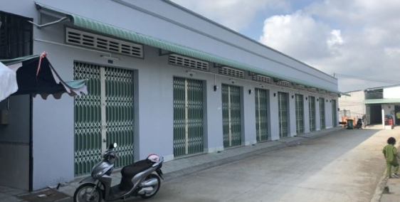 Cần bán 18 phòng trọ, đang cho thuê tốt, DT 300m2, giá 2.4 tỷ, huyện Đức Hòa