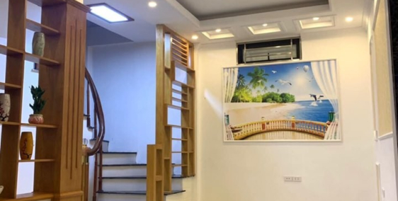 Chỉ 3 tỷ có nhà Ngõ Quỳnh, DT 50M2,5 tầng, mặt tiền 3,5M, LH 0977288328