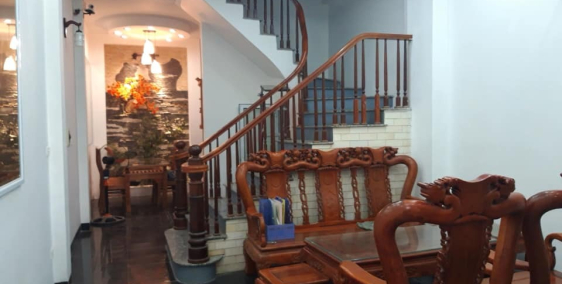 Bán nhà đẹp ngõ 294 Lĩnh Nam giá 3.1 tỷ, 49mx4T, Oto đỗ