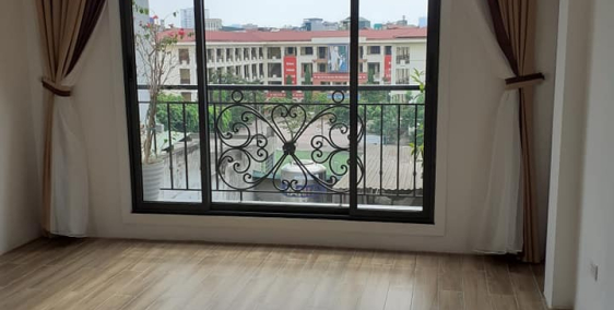 Bán Nhà Giáp Bát, Lô góc 2 mặt thoáng, 4 tầng, 46m, ô tô qua