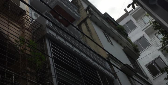 Bán nhà đầu ngõ phố Bồ Đề giá 4,9 tỷ, 63m2, xây 4 tầng. Oto cách 10m