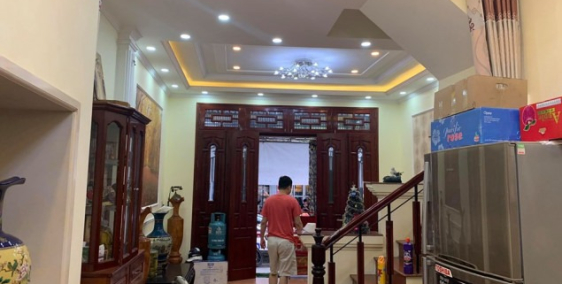 NHÀ XINH,NHỎ TIỀN TRUNG TÂM Q10, 4 LẦU ĐÚC BTCT - SÂN THƯỢNG,GIÁ 4 tỷ