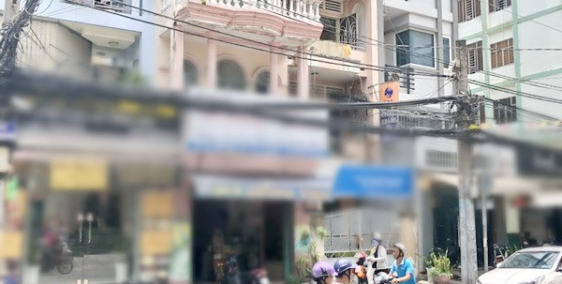 Bán gấp nhà 2 lầu sân thượng mặt tiền đường Vĩnh Hội quận 4.