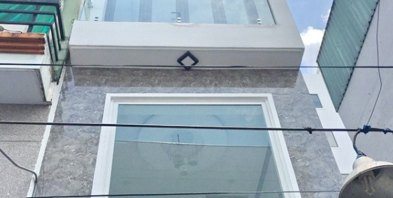 Bán nhà 2 lầu sân thượng đẹp hẻm 84 Tôn Thất Thuyết quận 4 (có lững).