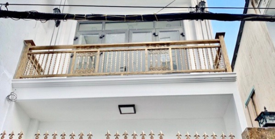 Bán nhà phố hiện đại 3 lầu mới đẹp hẻm xe hơi Bùi Văn Ba quận 7.