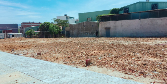 Ưu đãi: tặng 1 lượng vàng SJC cho khách hàng giao dịch đầu tiên.