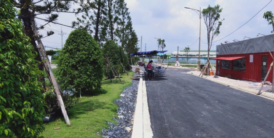 Chỉ cần 490triệu (30%) có 100m2 full thổ cư, cách chợ Hóc Môn 3.8km, SHR, XDTD