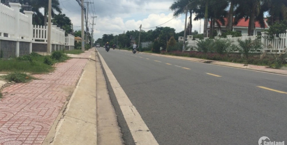 chủ nhà bán gấp miếng đất lấy tiền chạy chữa thuốc thang. 9tr/m2.shr