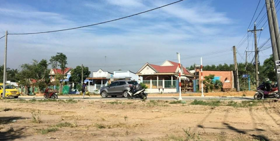 Bán nhanh lô đất 100m2, Sổ riêng thổ cư 100%, MT đường Lê Duẩn, Giá 690 triệu