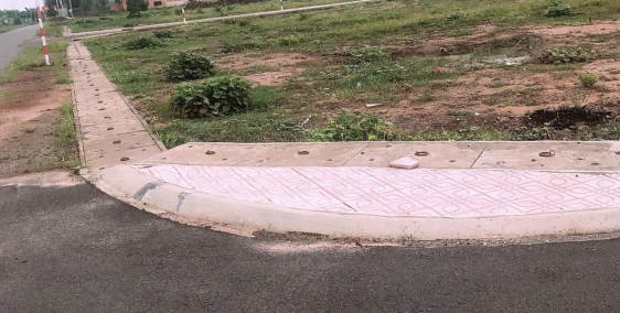 CẦN BÁN GẤP LÔ ĐẤT 2 MẶT TIỀN SỔ SẴN