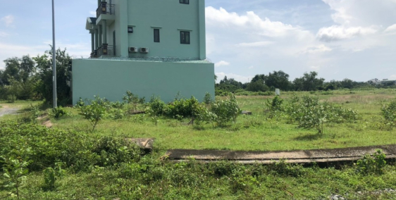 càn bán lô đất mặt tiền đường, sổ hồng riêng