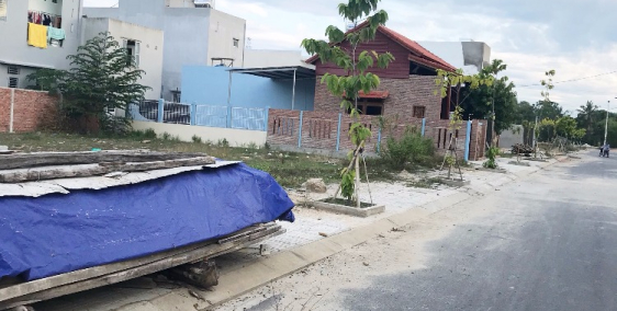 đất thổ cư, dt 90m2, đã có sổ đỏ ở trung tâm thành phố Tam Kỳ