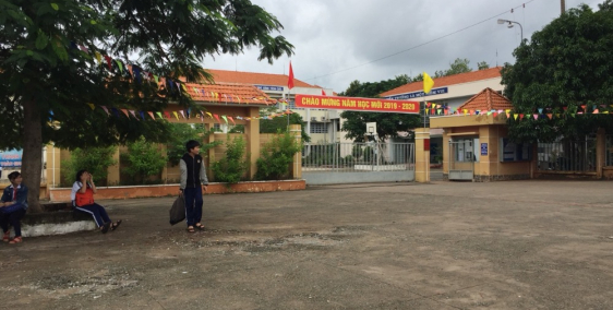 Tôi cần bán gấp 300m2 đất thổ cư, sổ hồng riêng, ngay trung tâm Bình Dương