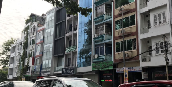 Chính chủ cho thuê Góc 2 Mt Lý Thái Tổ, Q10. Dt 6x26m. Sàn trống suốt, giá 80tr