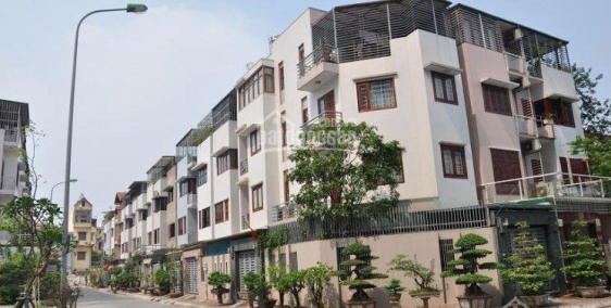 Cho thuê nhà liền kề khu 183 Hoàng Văn Thái. Ngõ rộng 12m, xe ô tô tránh nhau.