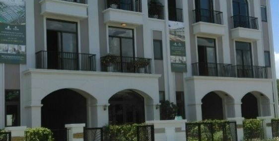 KẸT TIỀN CẦN BÁN NHÀ Ở KHU CHUNG CƯ