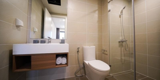 Cần bán gấp căn hộ chung cư cao cấp Kosmo Tây Hồ 84,5 m2  2 Phòng ngủ Hướng Đông