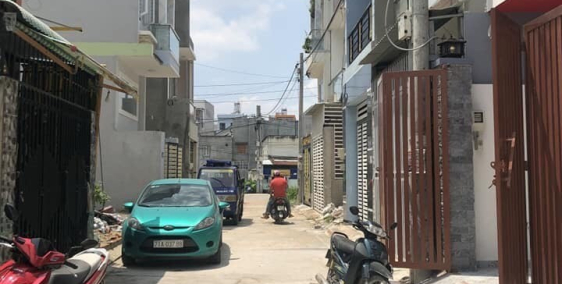 Nhà 1 trệt 2 lầu trong KDC Trần Văn Mười, Hóc Môn, Sổ h riêng,100m2