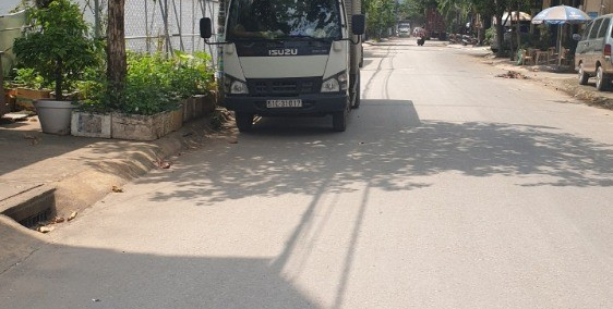 Bán Biệt thự mặt tiền TTN 18 , Quận 12 , TP HCM .