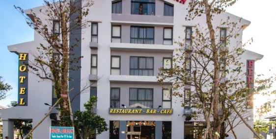 Cần bán gấp khách sạn 3 mặt tiền, 29 phòng tại Bãi Trường Phú Quốc