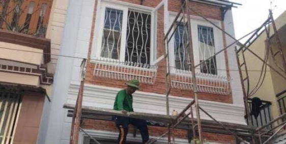 Nhà 2 lầu chỉ -2,1 tỷ,  hẻm 3.5m, 2 pn Âu Cơ p10-Tân Bình .