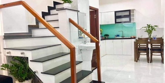 Bán 1 trệt 1 lầu nằm ngay khu dân cư đông đúc