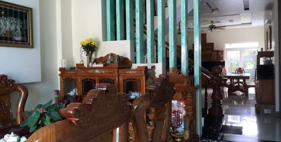 Nhà mặt tiền 1 trệt 1 lầu mới xây.chính chủ cần bán gấp.sát chợ dân cư đông đúc.