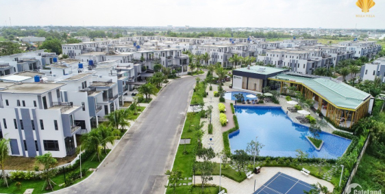 Bán nhà phố Bella Villa tại TT Đức Hòa, giá 2,5 tỷ, SHR, CK5%, tặng STK 30 triệu