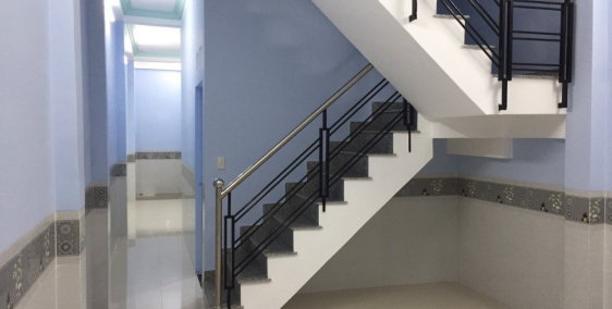 Anh em chia tài sản, bán gấp căn nhà đường Dương Công Khi, HM, 100m2, 0918311567