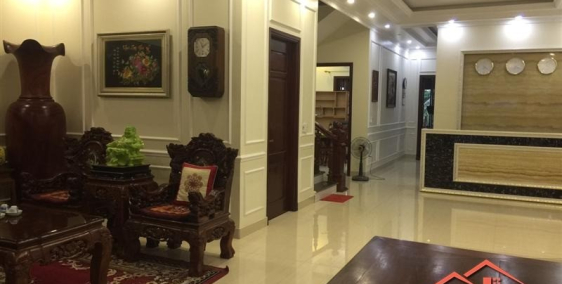 Bán nhà mặt đường Ngô Gia Tự, đang kinh doanh cho thuê căn hộ cao cấp