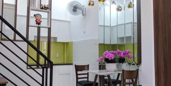 Cần tiền nên bán nhà gấp gần ngã 4 ga q12