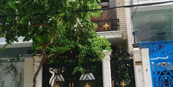 Chính chủ cần bán gấp nhà mặt tiền đường Giải Phóng phường 4 quận Tân Bình.