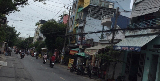 Bán nhà mặt tiền phường Tân Quý, 3.3m x 13m, nhà 3 lầu. Giá 6 tỷ.