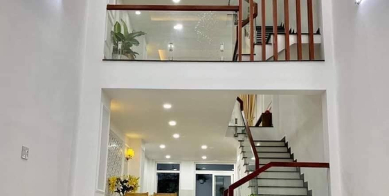 Bán gấp căn nhà MT 1trệt 2 lầu.ngay TPThủ Dầu Một giá rẻ.diện tích 210m2.LH ngay