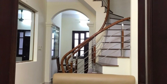 Bán nhà Đống Đa, măt ngõ Thịnh Hào 1 chỉ 6.6 tỷ, Dt 60m2 oto vào