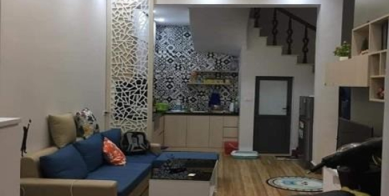 Bán nhà rẻ 28m2*6T cách đường ô tô chỉ 20m phố 403 Bạch Mai giá chỉ 2.4 tỷ