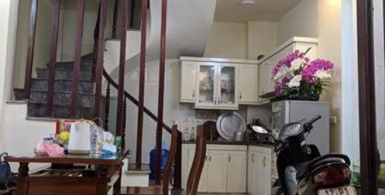 Bán nhà đẹp 30m2*5T, ngay cạnh trường THPT Thăng Long, ngõ rộng giá 2.5 tỷ