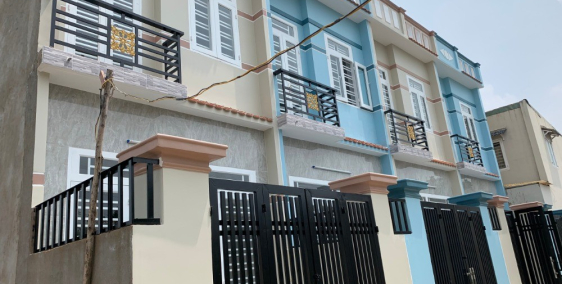 Mình có căn nhà ở hóc môn cần bán với giá 798tr/căn đã có sổ đầy đủ