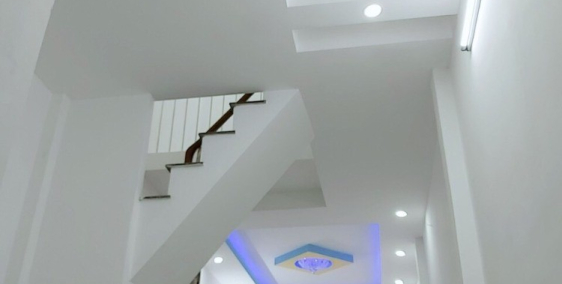 Bán Nhà 2 lầu mới xây Phan Văn Đối, chính chủ,SHR