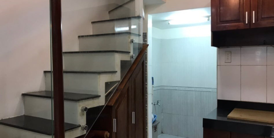 Bán Nhà Chính chủ  Âu Cơ 45m2 Hẻm Xe Hơi Giá chỉ 4.5 Tỷ.