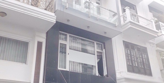 Bán nhà 3 lầu sân thượng đẹp Khu cao cấp Hoàng Quốc Việt quận 7 (có lững).