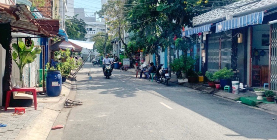 Bán nhà mặt tiền đường số Lý Phục Man, P. BT, Q7